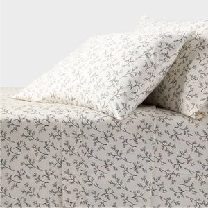 Threshold King 400 Thread Count Holiday Performance Sheet Set Holly